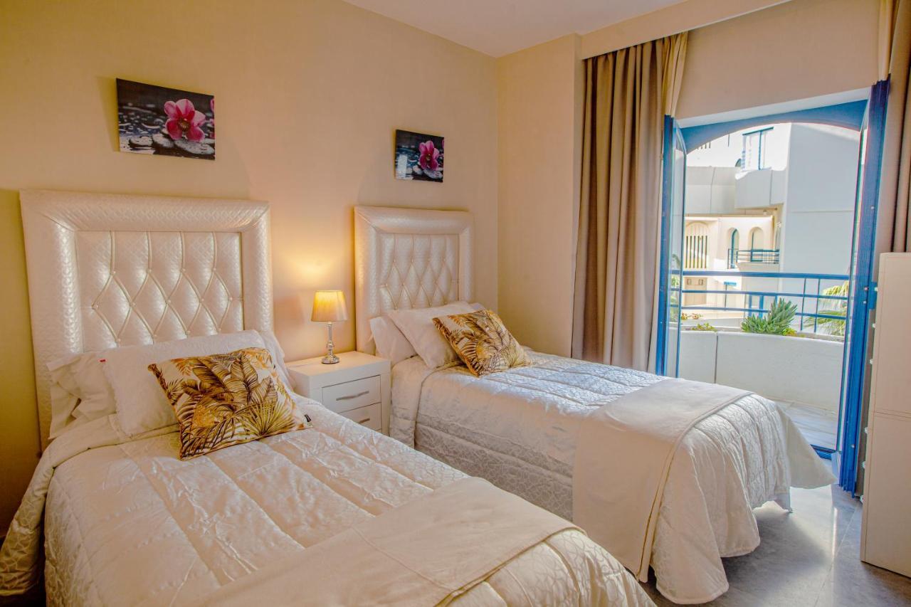 Duplex Apartment On The Beach 71 ماربيا المظهر الخارجي الصورة